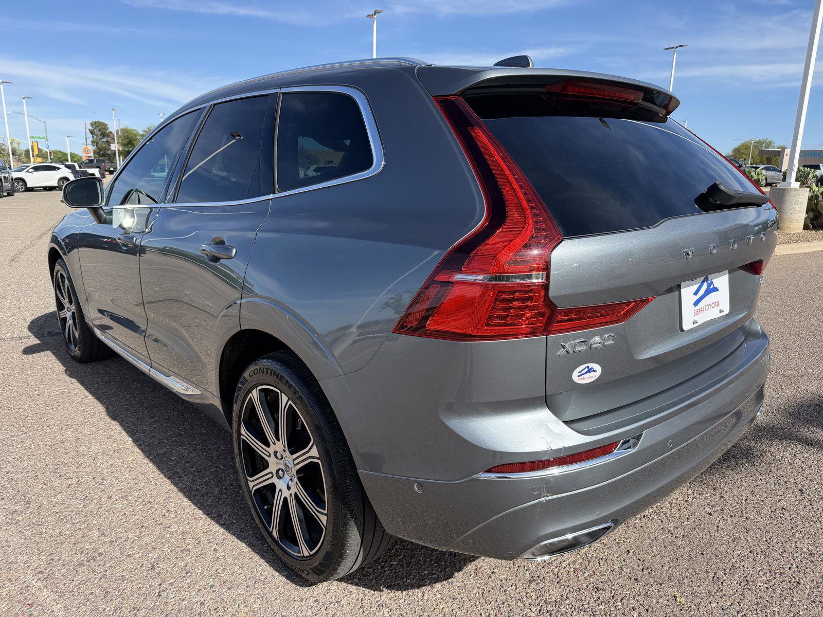 Used 2018 Volvo XC60 T6 Inscription w/ Luxury Seat Package image 4