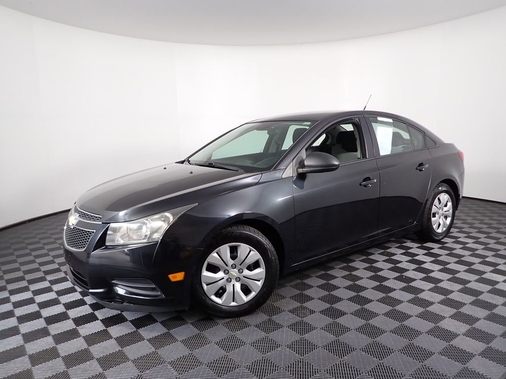 Used 2013 Chevrolet Cruze LS image 13