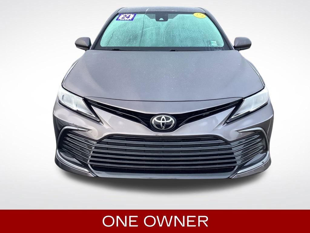 Used 2024 Toyota Camry LE image 3