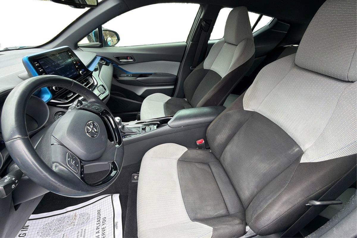 Used 2019 Toyota C-HR XLE image 9