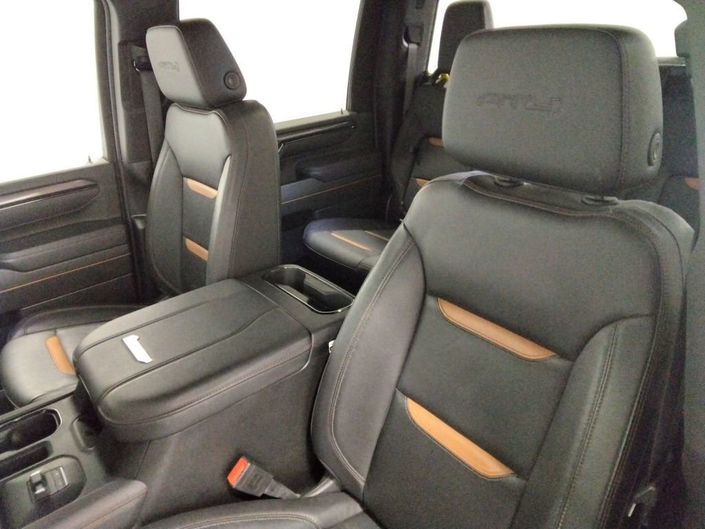 Used 2025 GMC Sierra 2500 AT4 image 29