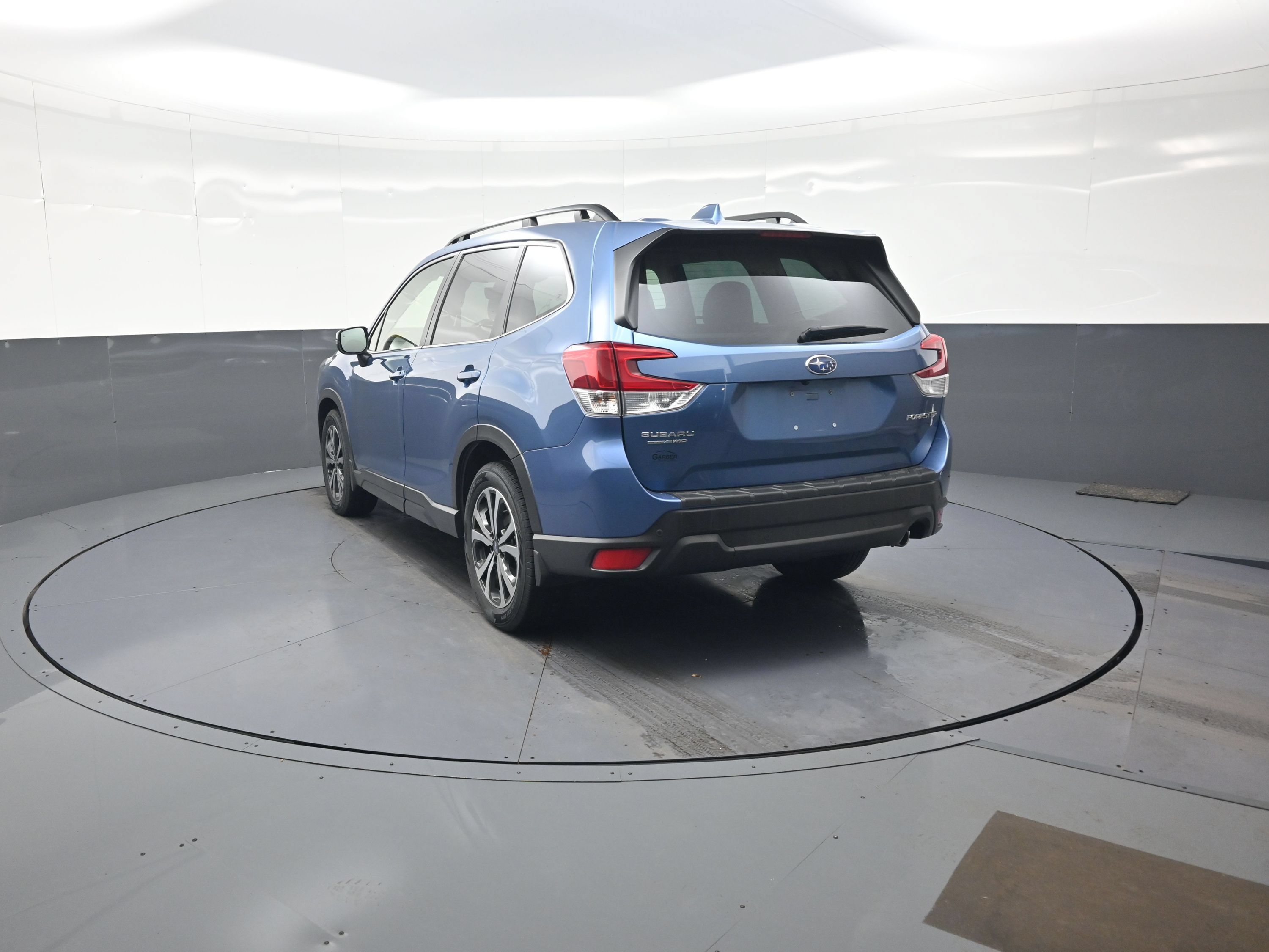 Used 2022 Subaru Forester Limited AWD/4WD image 5