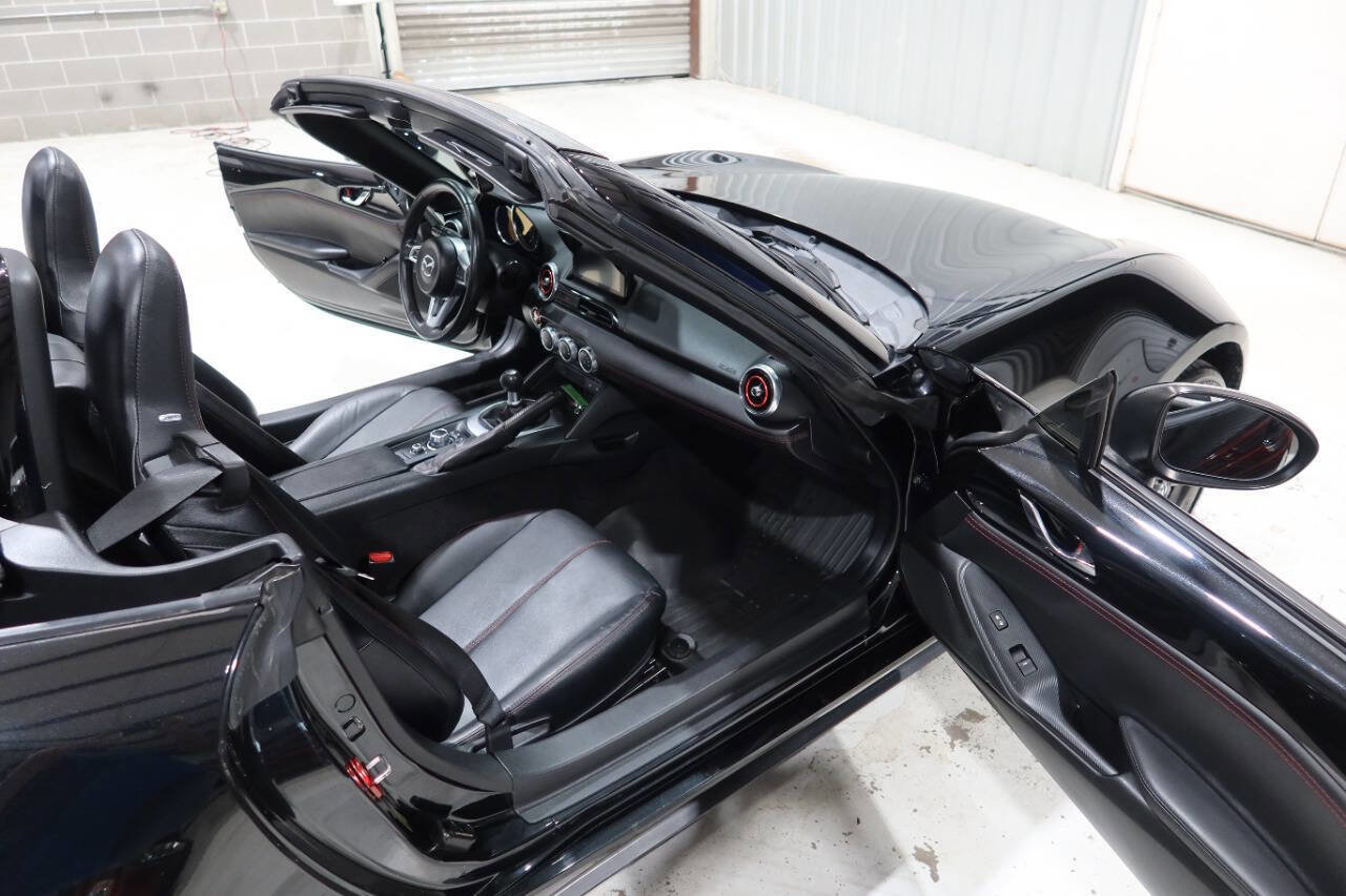 Used 2019 MAZDA MX-5 Miata Grand Touring w/ GT-S Package RWD image 12