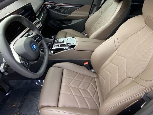 New 2025 BMW i5 eDrive40i w/ Premium Package image 19