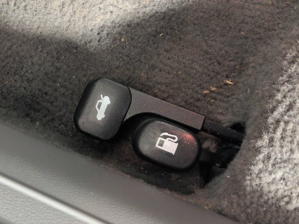 Used 2024 Hyundai Elantra SEL FWD image 17