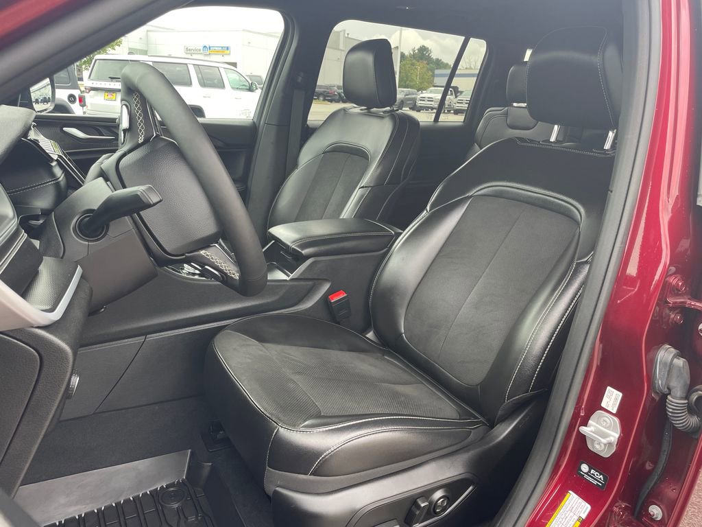 Used 2025 Jeep Grand Cherokee L Altitude w/ Trailer Tow Package image 3