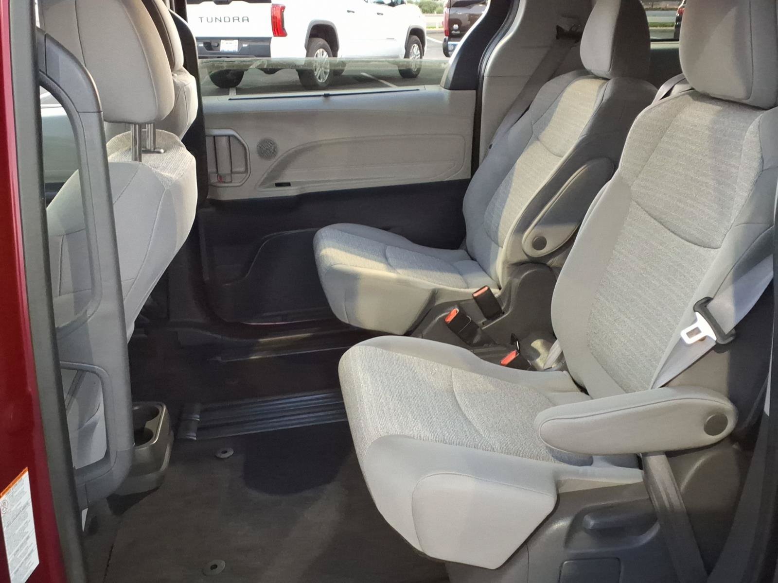 Used 2021 Toyota Sienna LE FWD image 10