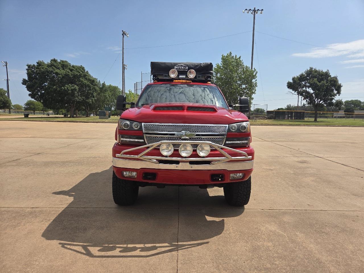 Used 2005 Chevrolet Silverado 3500 LS w/ Heavy-Duty Power Package AWD/4WD image 4