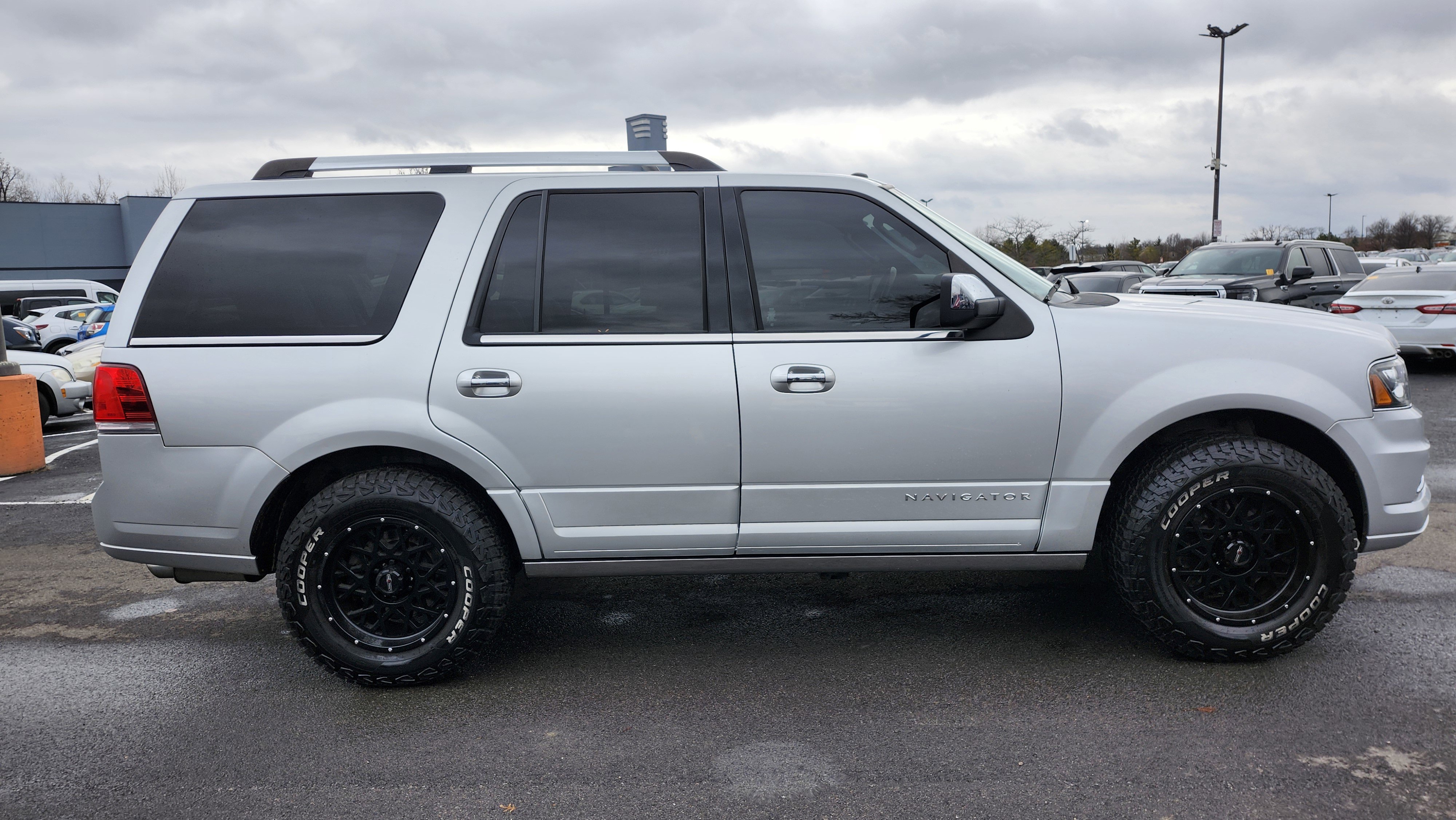 Used 2016 Lincoln Navigator Reserve image 20