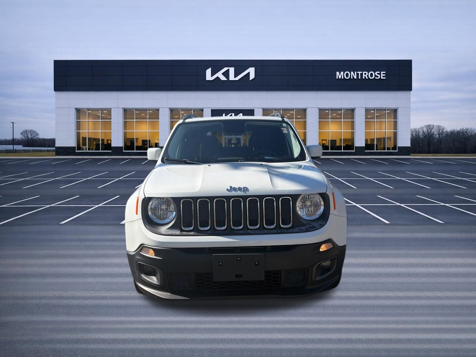 Used 2017 Jeep Renegade Latitude image 2