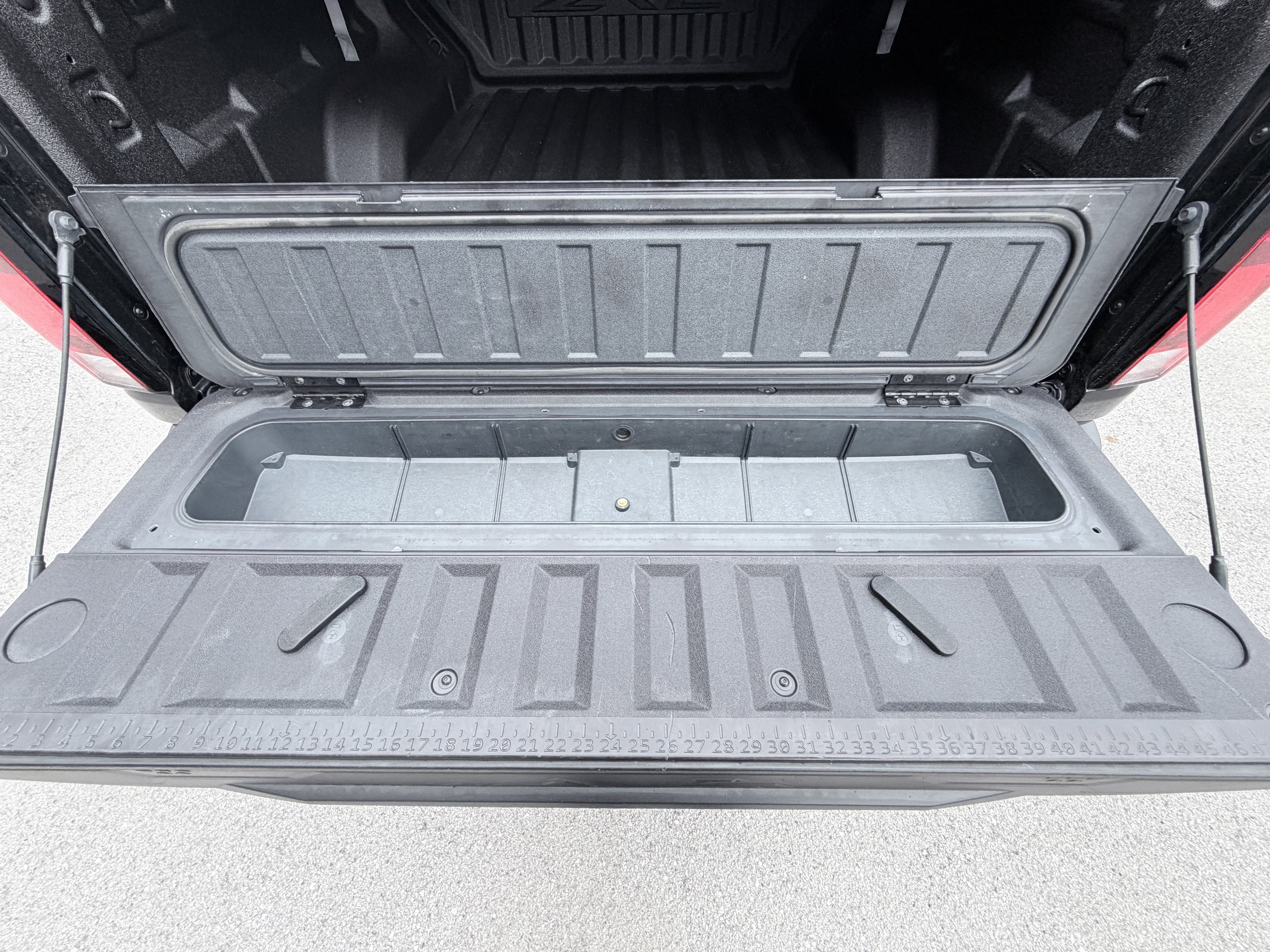 Used 2024 Chevrolet Colorado ZR2 w/ ZR2 Convenience Package III image 13