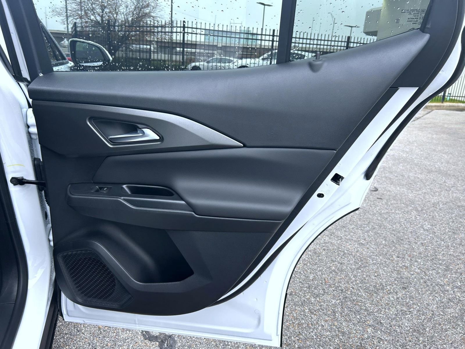 New 2026 Chevrolet Equinox EV LT image 18