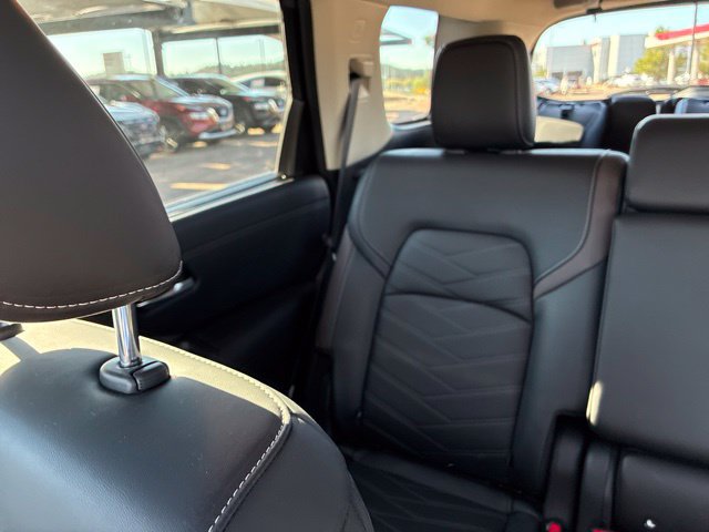 Certified 2025 Nissan Pathfinder Platinum w/ Cargo Package AWD/4WD image 17