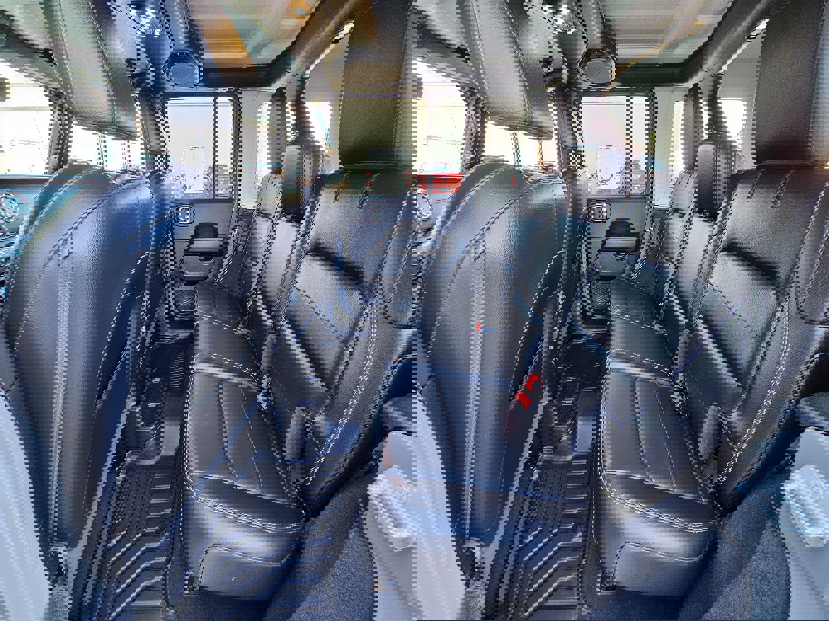 Used 2020 Jeep Wrangler Unlimited Sahara w/ Uconnect 4C Nav & Sound Group image 14