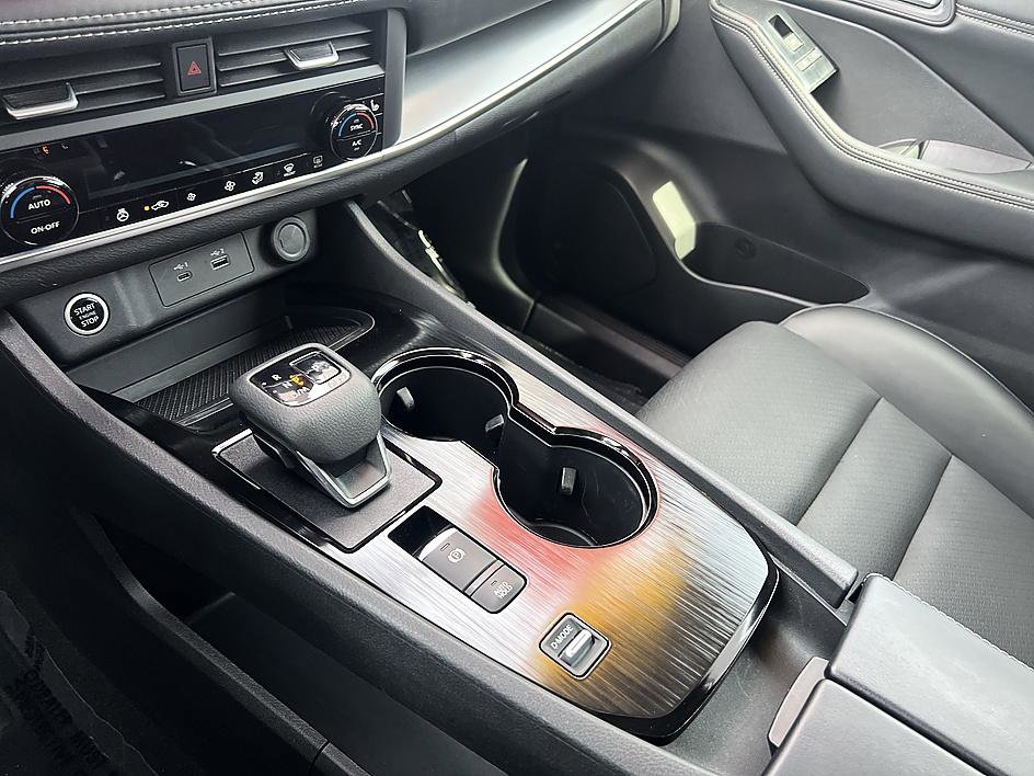 Certified 2023 Nissan Rogue SV w/ SV Premium B Package FWD image 27