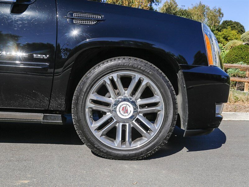 Used 2014 Cadillac Escalade ESV Premium AWD/4WD image 12