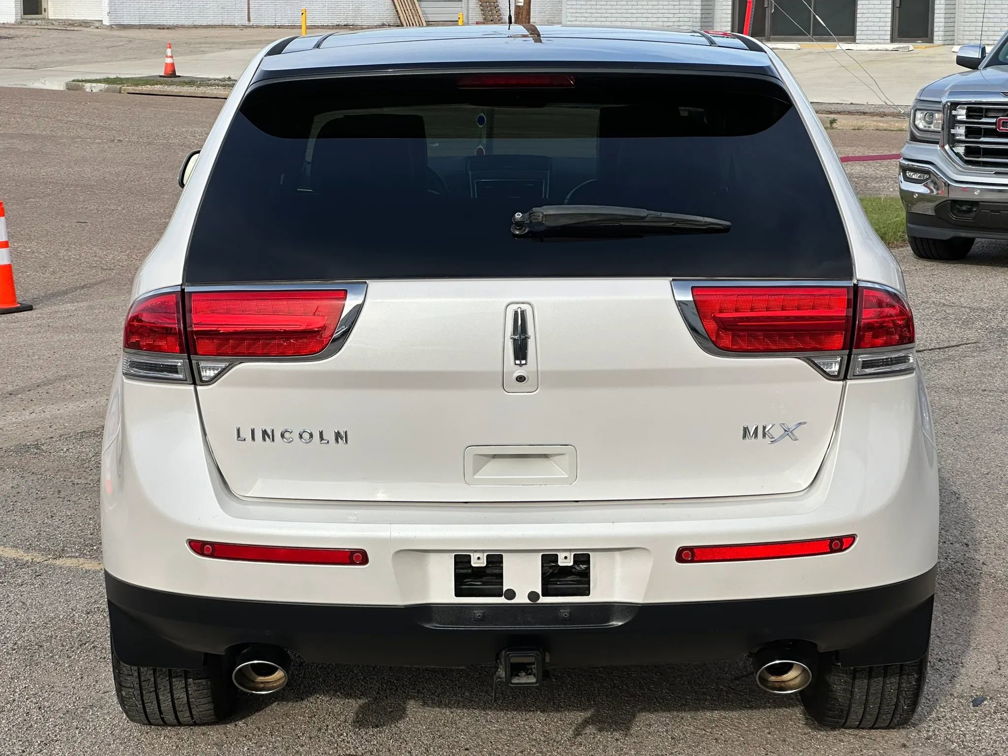 Used 2013 Lincoln MKX FWD image 5