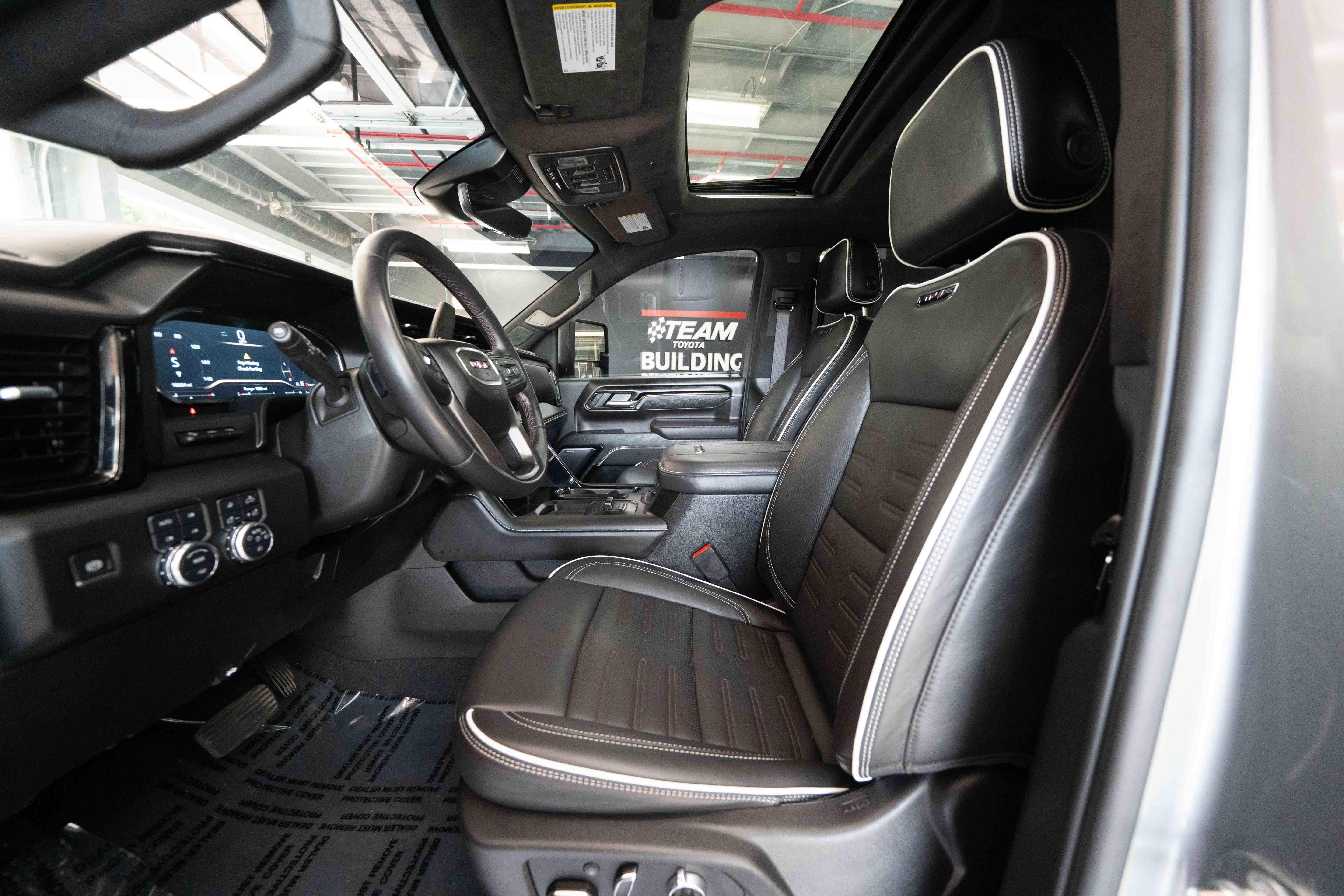 Used 2024 GMC Sierra 2500 AT4X AWD/4WD image 9