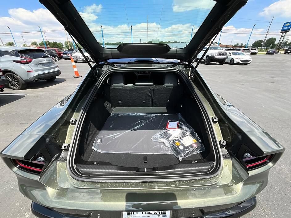 New 2026 Dodge Charger R/T w/ Driver Convenience Group AWD/4WD image 7