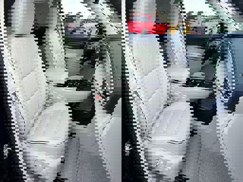 New 2026 Buick Enclave Avenir image 12