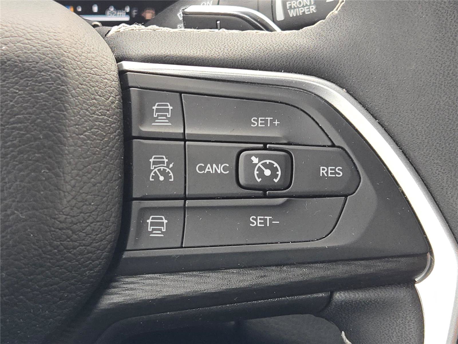 Certified 2024 Jeep Grand Cherokee Altitude image 37