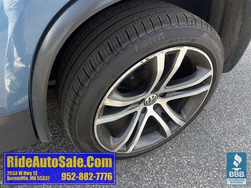 Used 2017 Volkswagen Tiguan SEL AWD/4WD image 28
