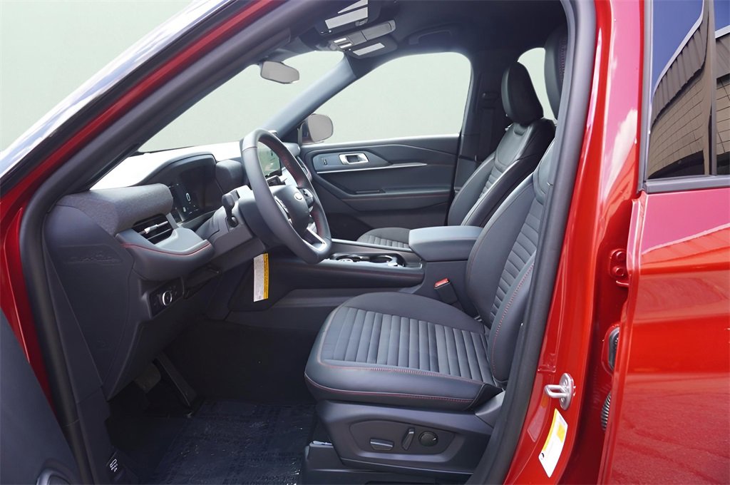 New 2025 Ford Explorer ST-Line image 8