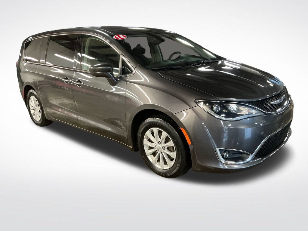 Used 2018 Chrysler Pacifica Touring Plus FWD image 8