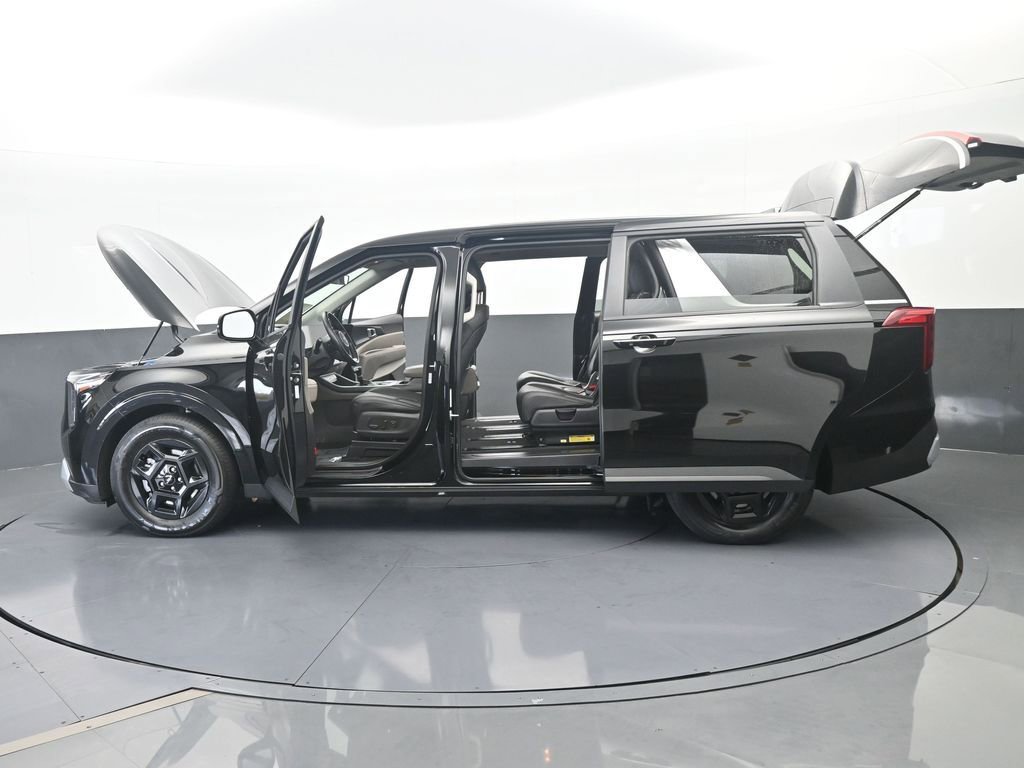 Used 2025 Kia Carnival image 71