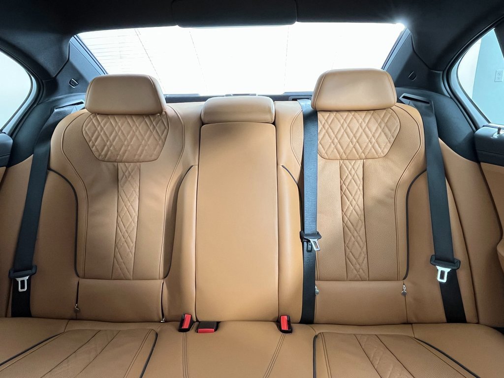 Certified 2022 BMW 750i xDrive w/ Executive Package image 20