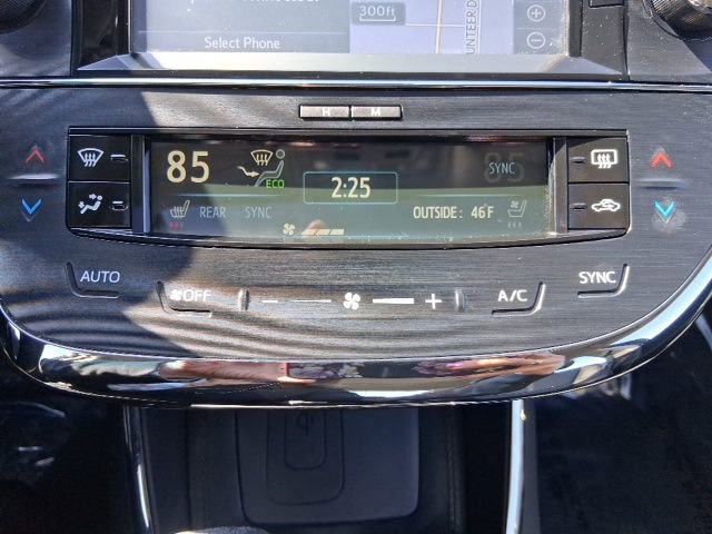Used 2018 Toyota Avalon Limited w/ Carpet Mat Package FWD image 26