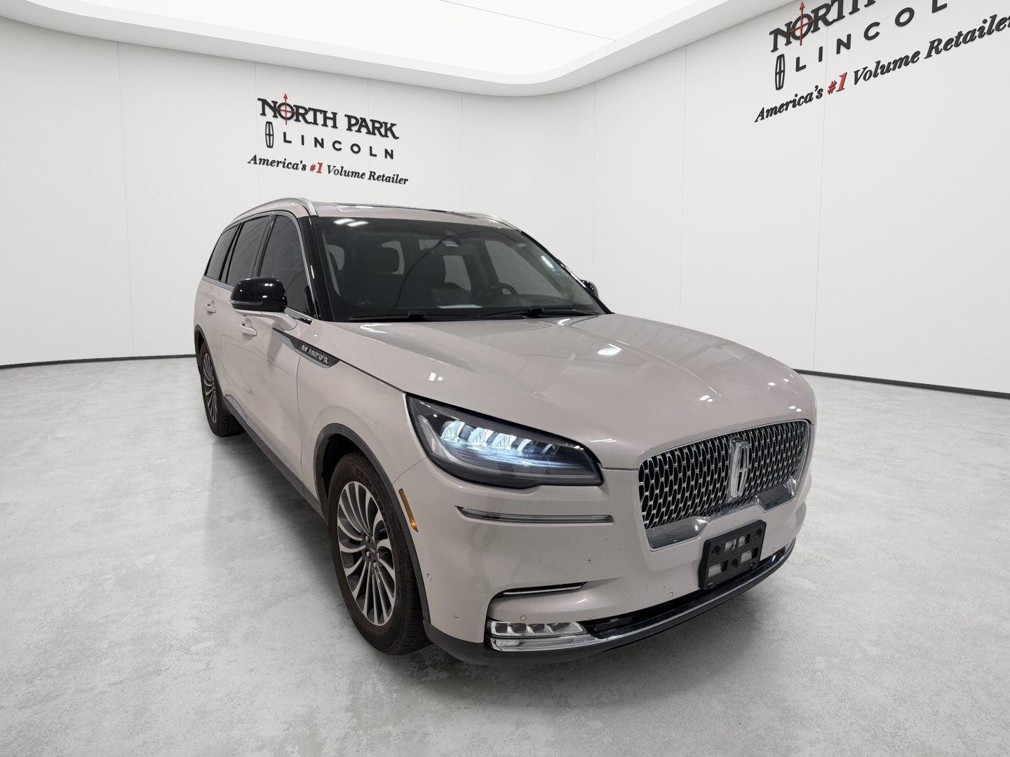 Used 2021 Lincoln Aviator Reserve w/ Equipment Group 201A RWD image 7