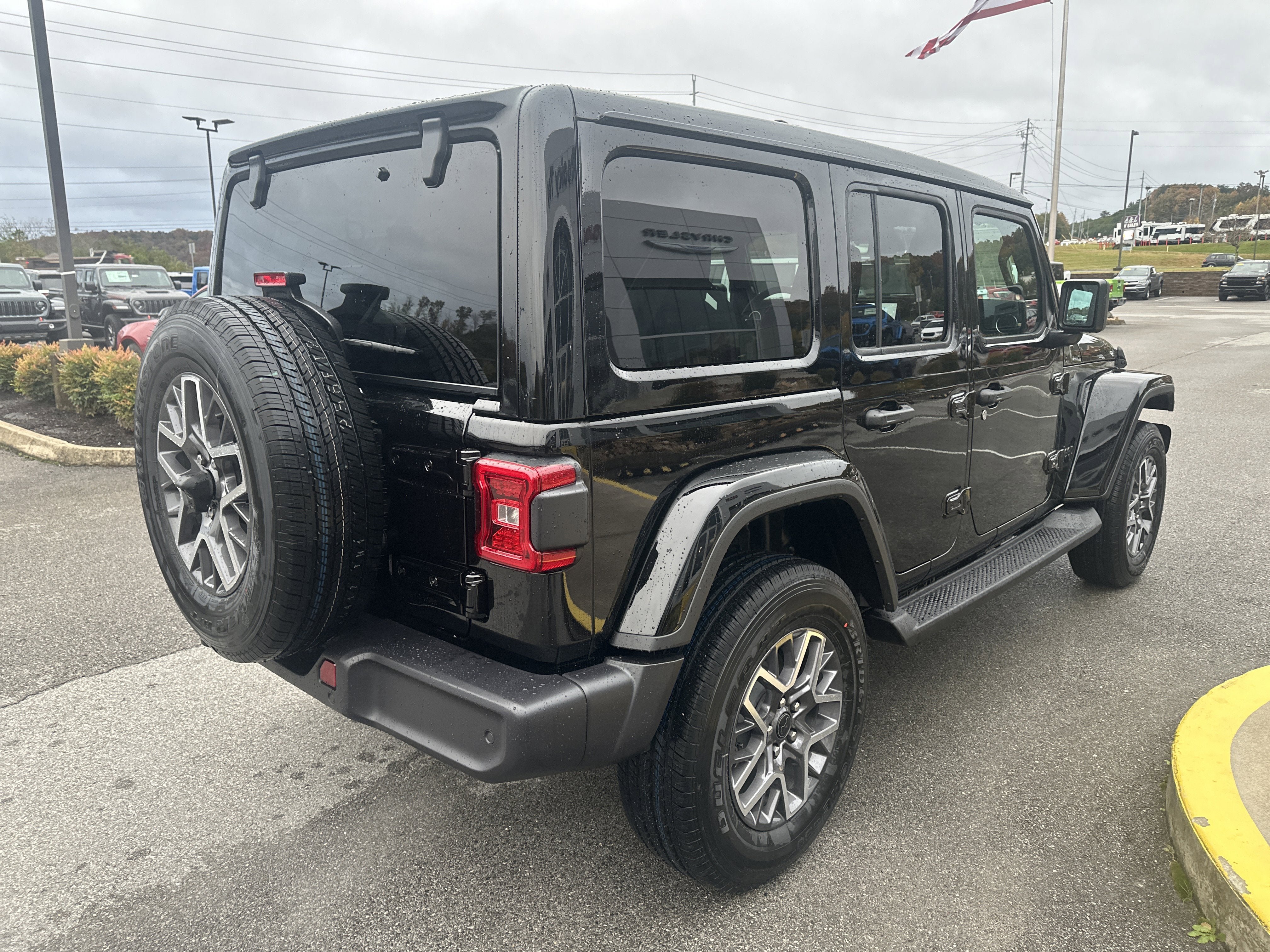 New 2026 Jeep Wrangler Unlimited Sahara AWD/4WD image 7