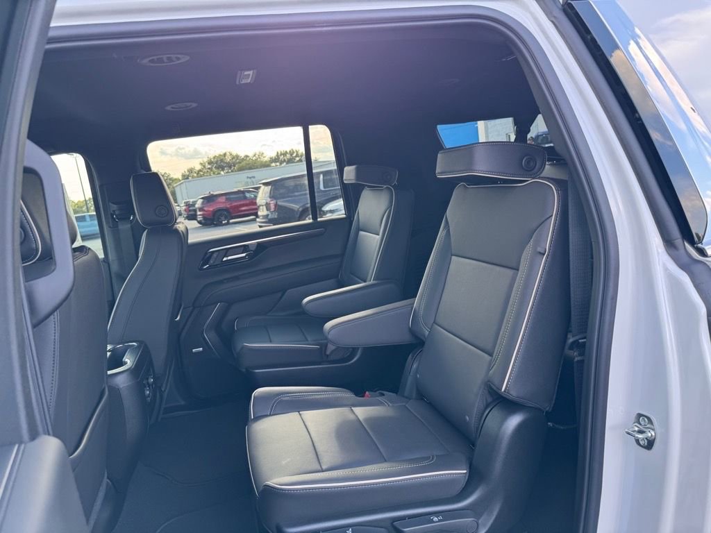 New 2025 Chevrolet Suburban Premier image 8