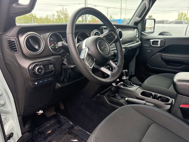 Used 2023 Jeep Wrangler Unlimited Rubicon 4xe w/ Cold Weather Group AWD/4WD image 21