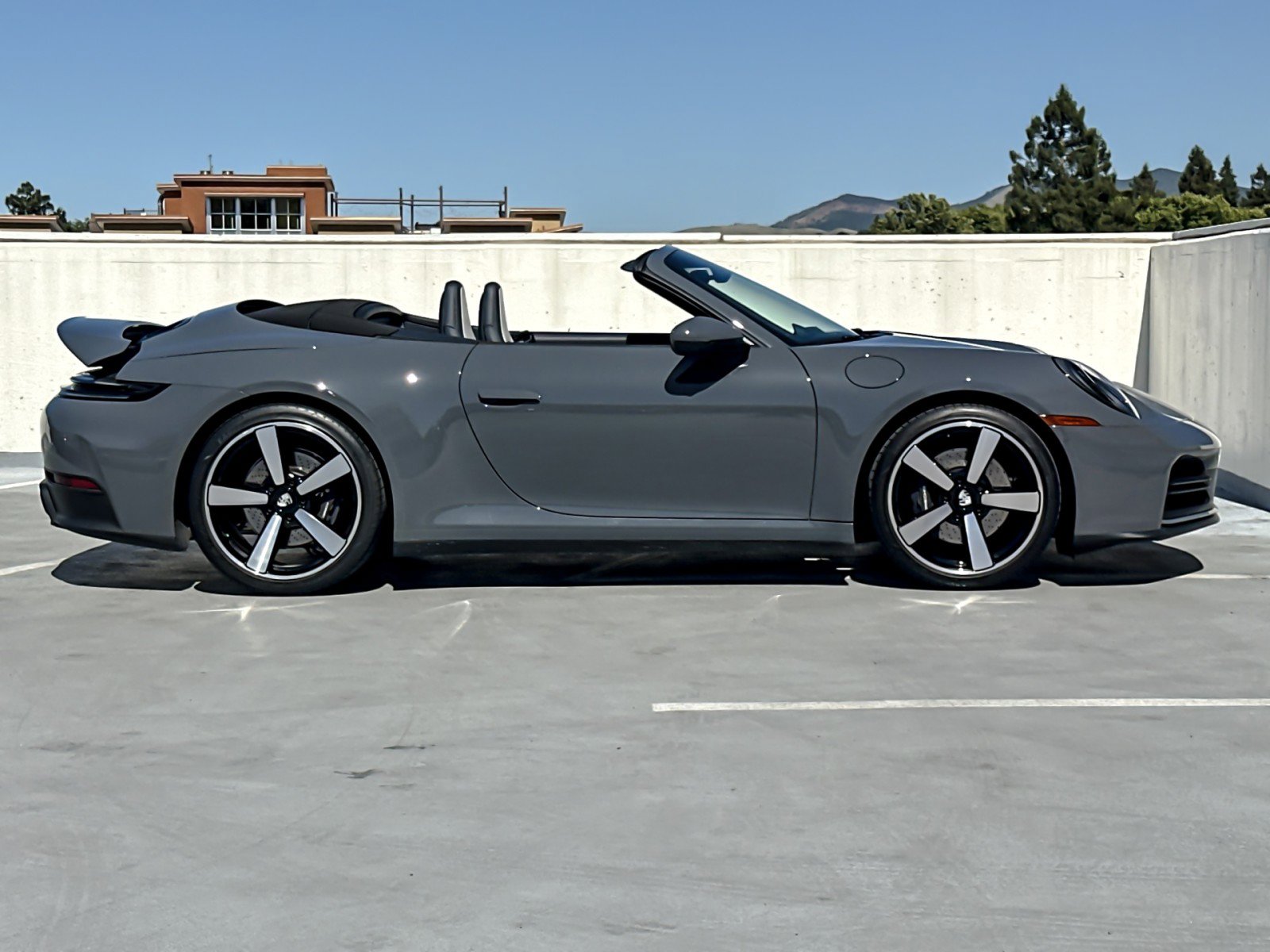 Used 2026 Porsche 911 Carrera RWD image 9