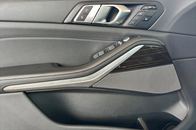 Used 2024 BMW X7 xDrive40i image 10
