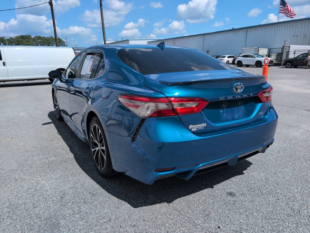 Used 2019 Toyota Camry SE FWD image 6