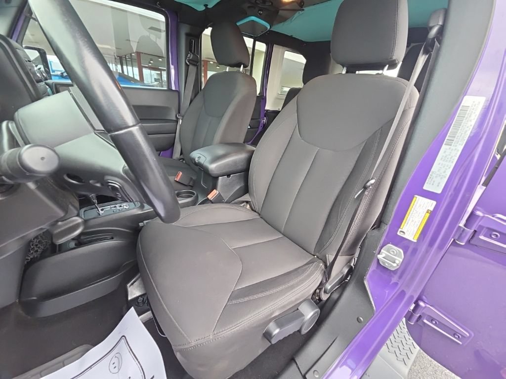 Used 2018 Jeep Wrangler Unlimited Sport w/ Connectivity Group AWD/4WD image 33