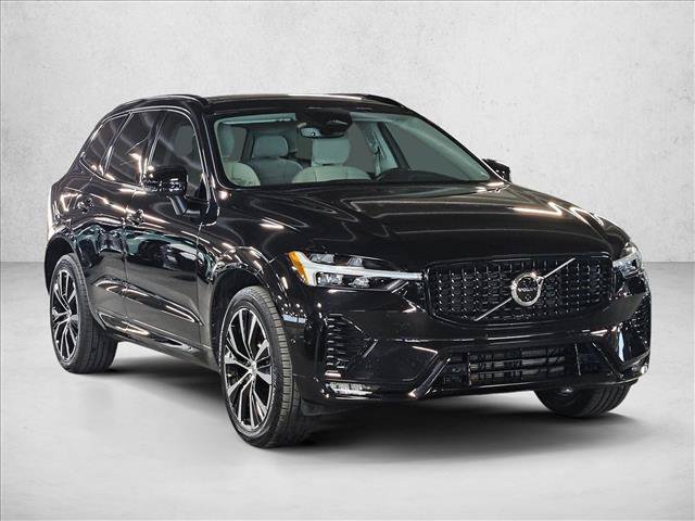 Used 2025 Volvo XC60 B5 Plus w/ Protection Package Premier AWD/4WD image 3