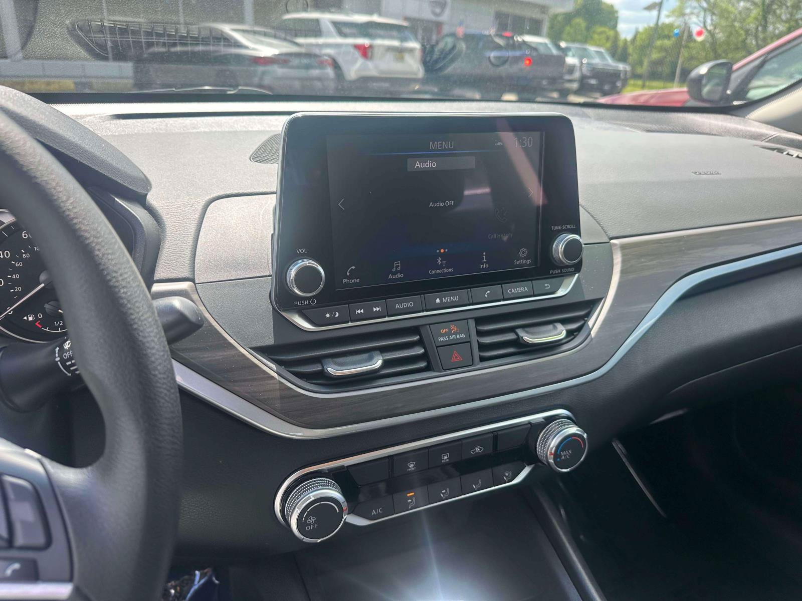 Used 2025 Nissan Altima 2.5 SV FWD image 27