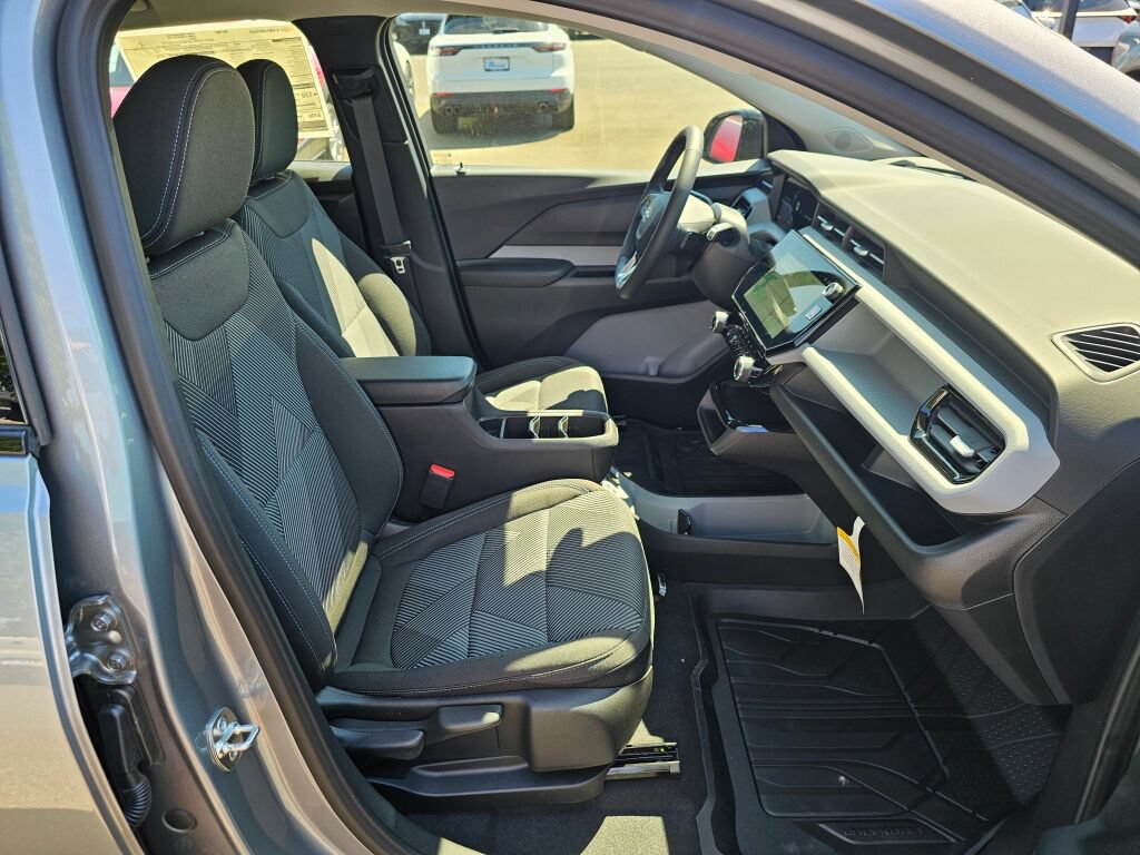 New 2027 Chevrolet Bolt LT w/ Comfort Package FWD image 27