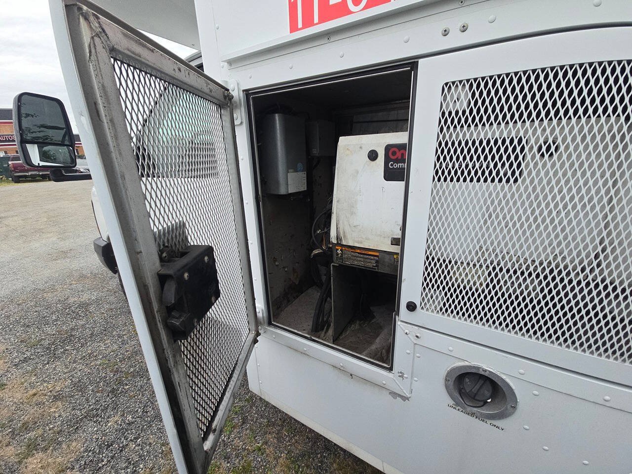 Used 2009 Chevrolet Express 3500 RWD image 28