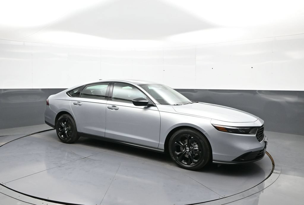 Certified 2025 Honda Accord SE image 4