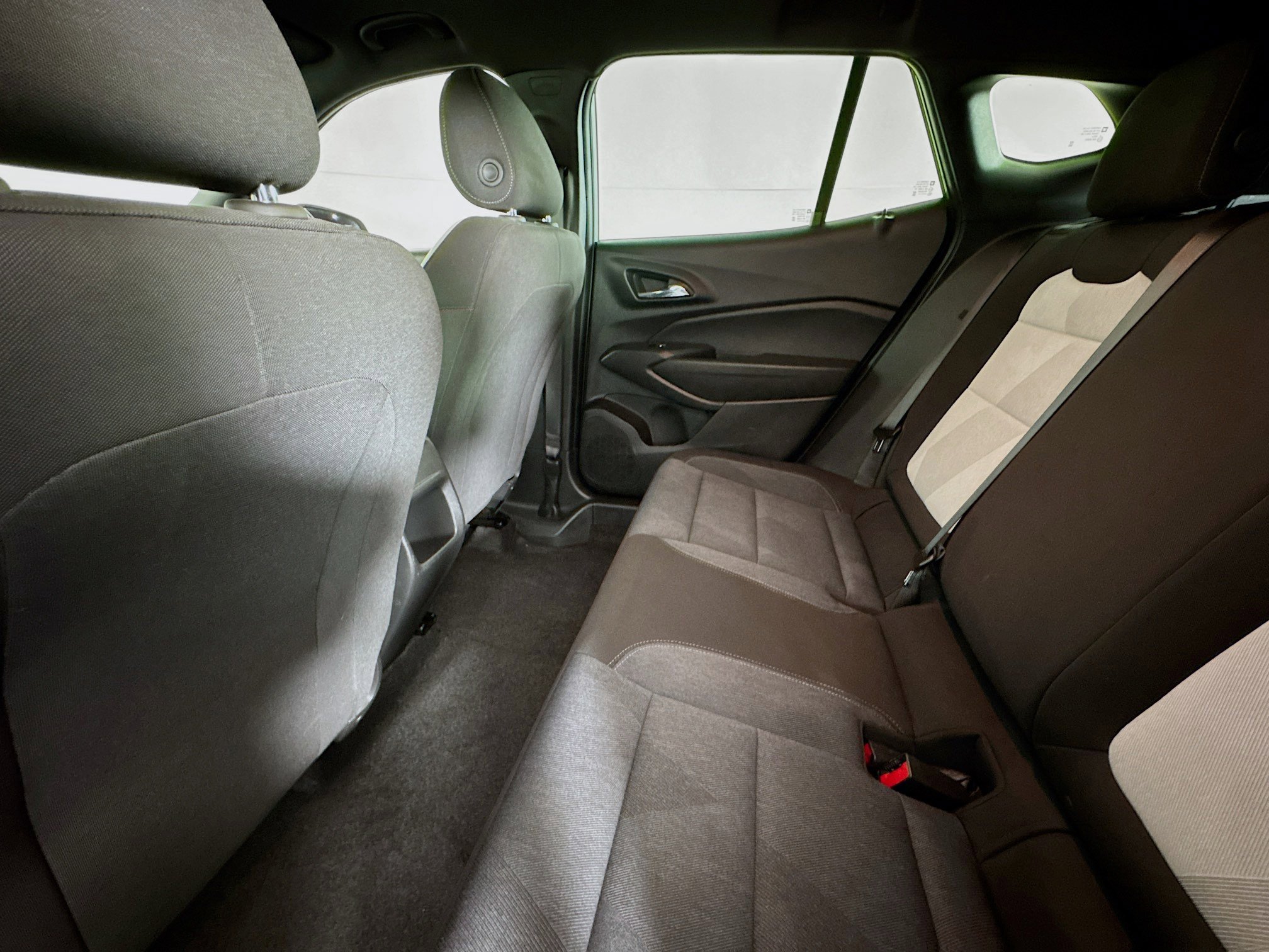 Used 2024 Chevrolet Trax RS w/ Sunroof Package FWD image 23