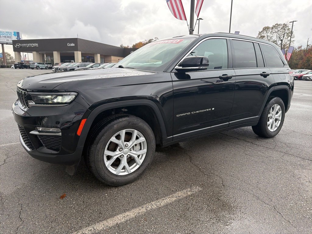 Used 2023 Jeep Grand Cherokee Limited image 10