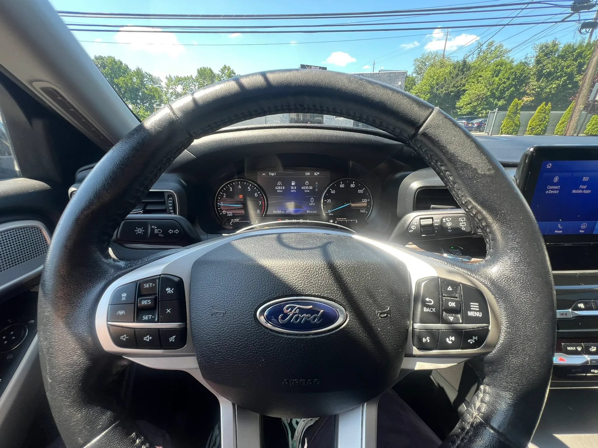 Used 2021 Ford Explorer Limited w/ Equipment Group 301A AWD/4WD image 19