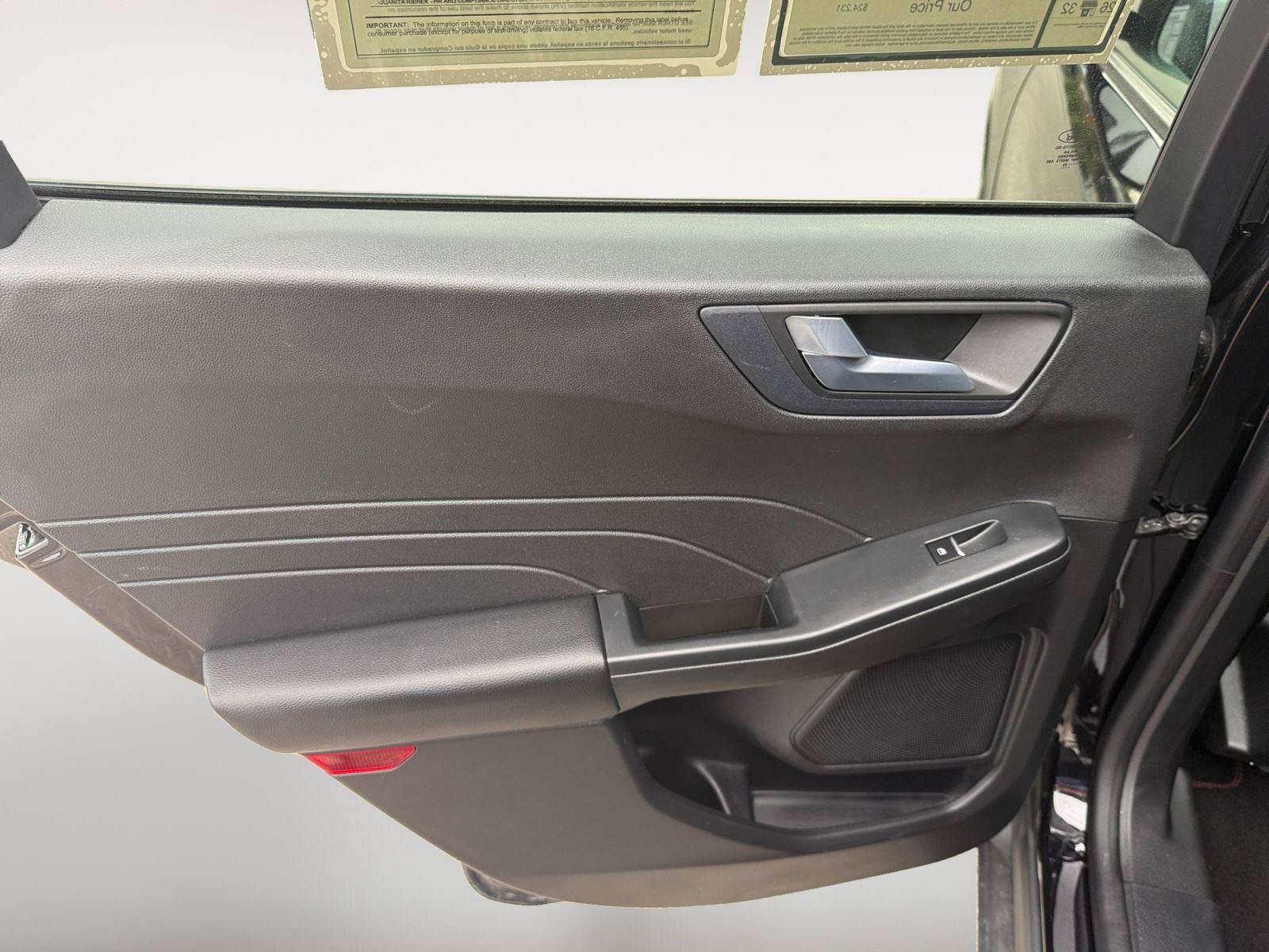 Used 2023 Ford Escape ST-Line AWD/4WD image 18
