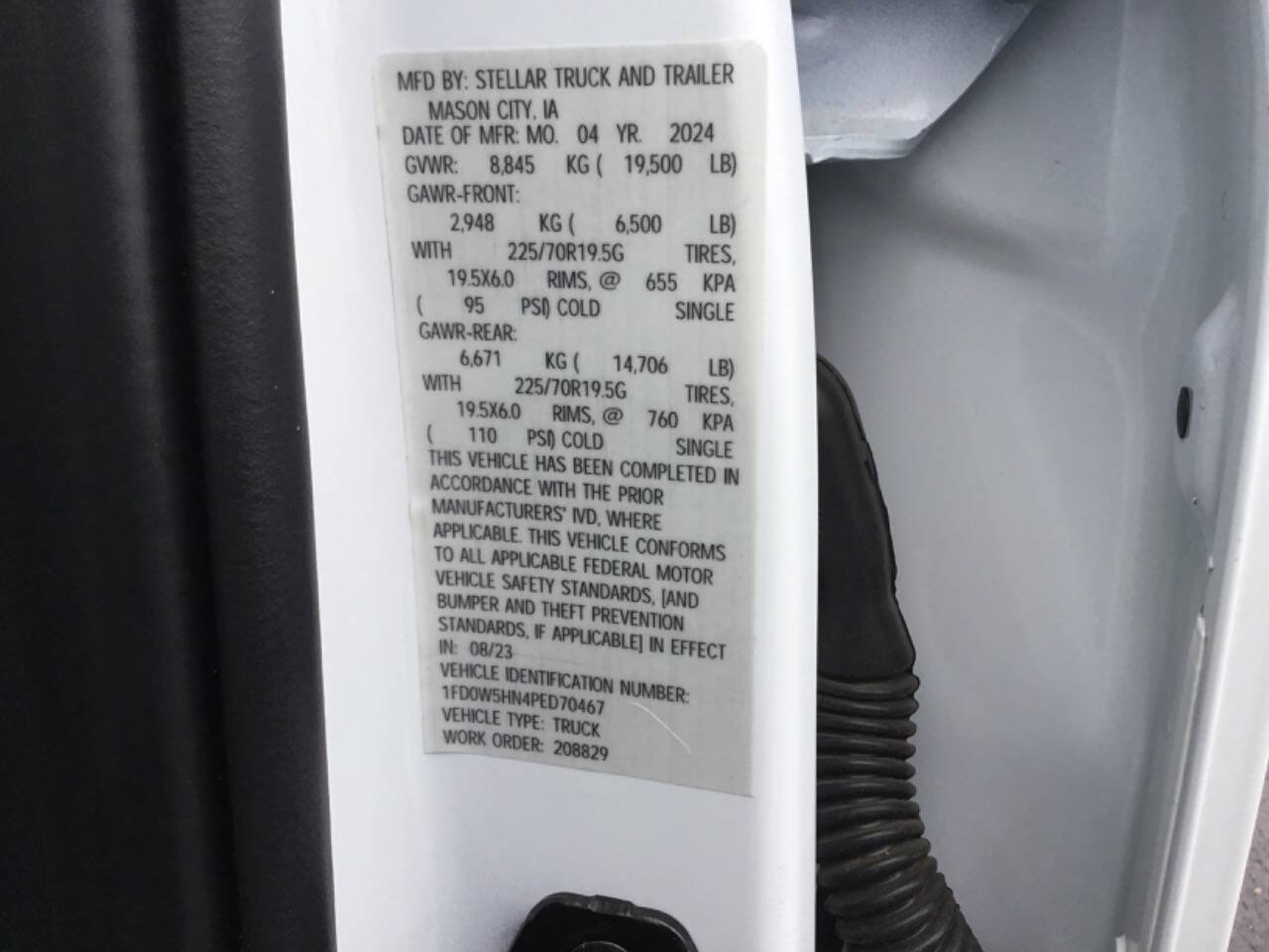 Used 2023 Ford F550 4x4 Crew Cab Super Duty image 14