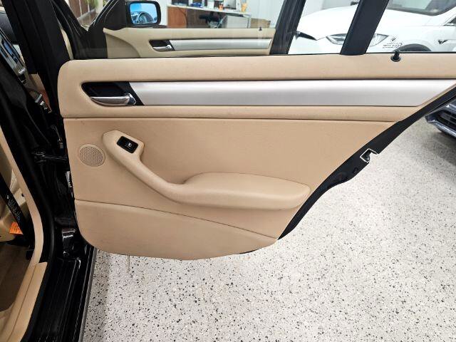 Used 2002 BMW 325i Sedan image 27